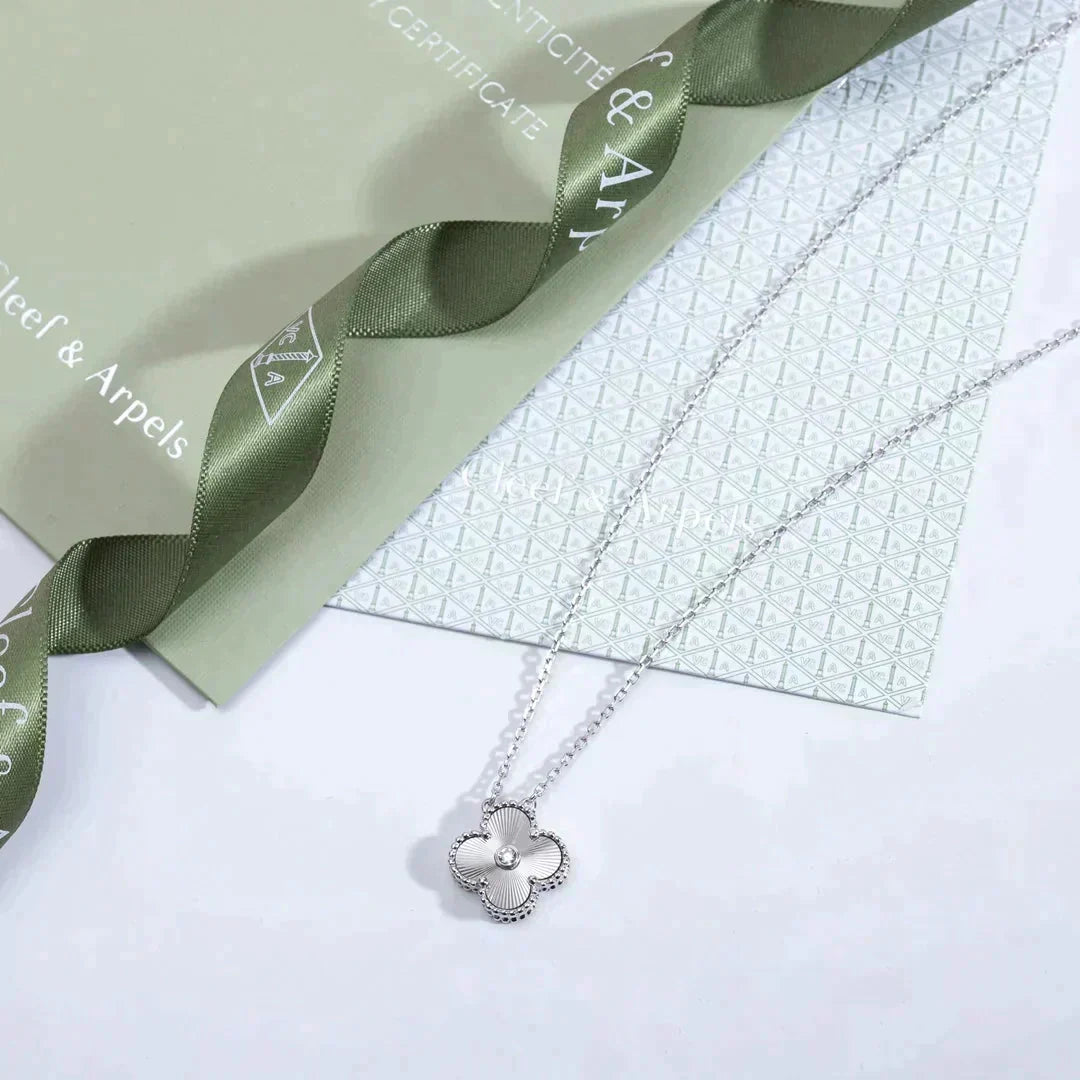 [Stars Jewelry]CLOVER  15MM DIAMOND LASER NECKLACE SILVER