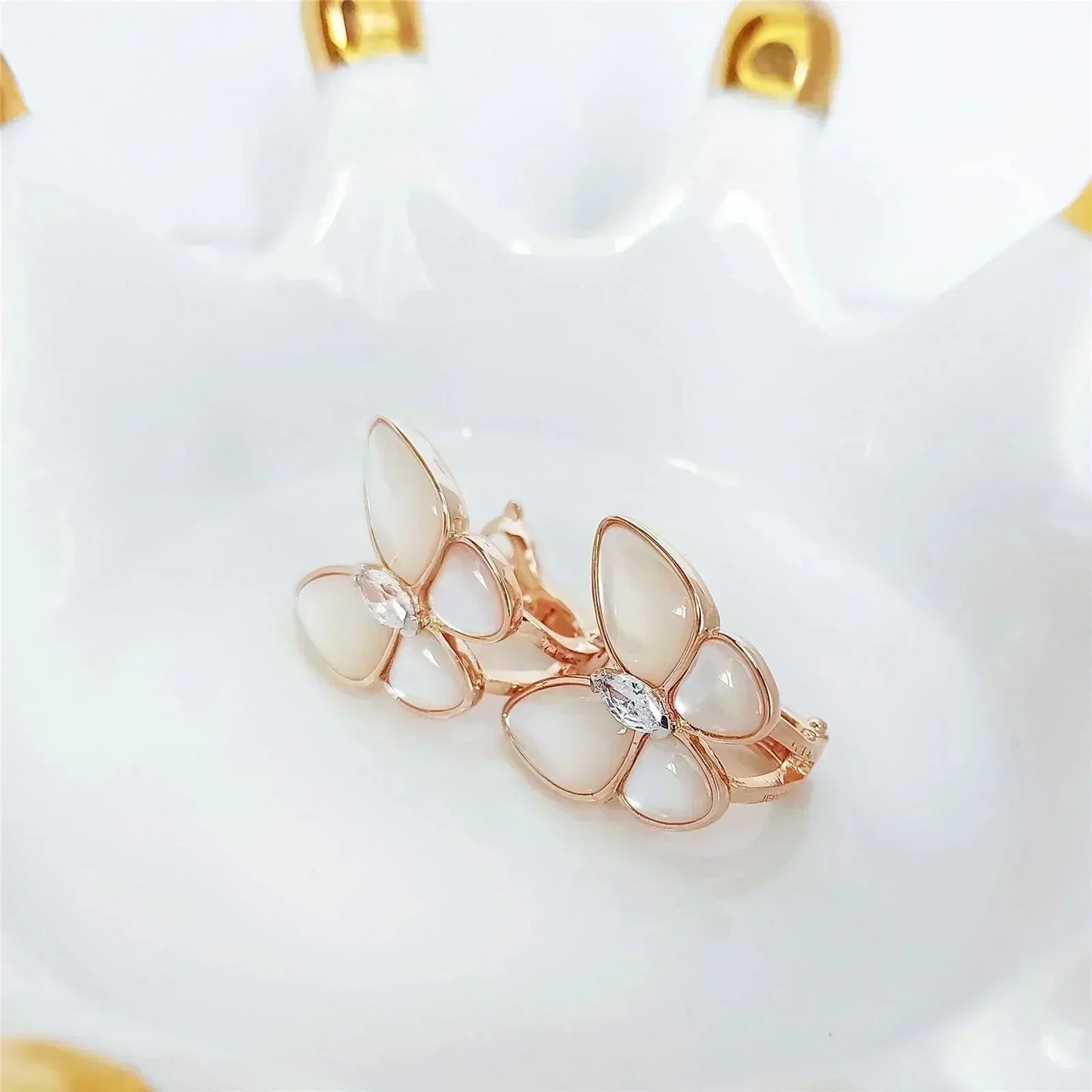 [Stars Jewelry]BUTTERFLY MOP DIAMOND EARRINGS