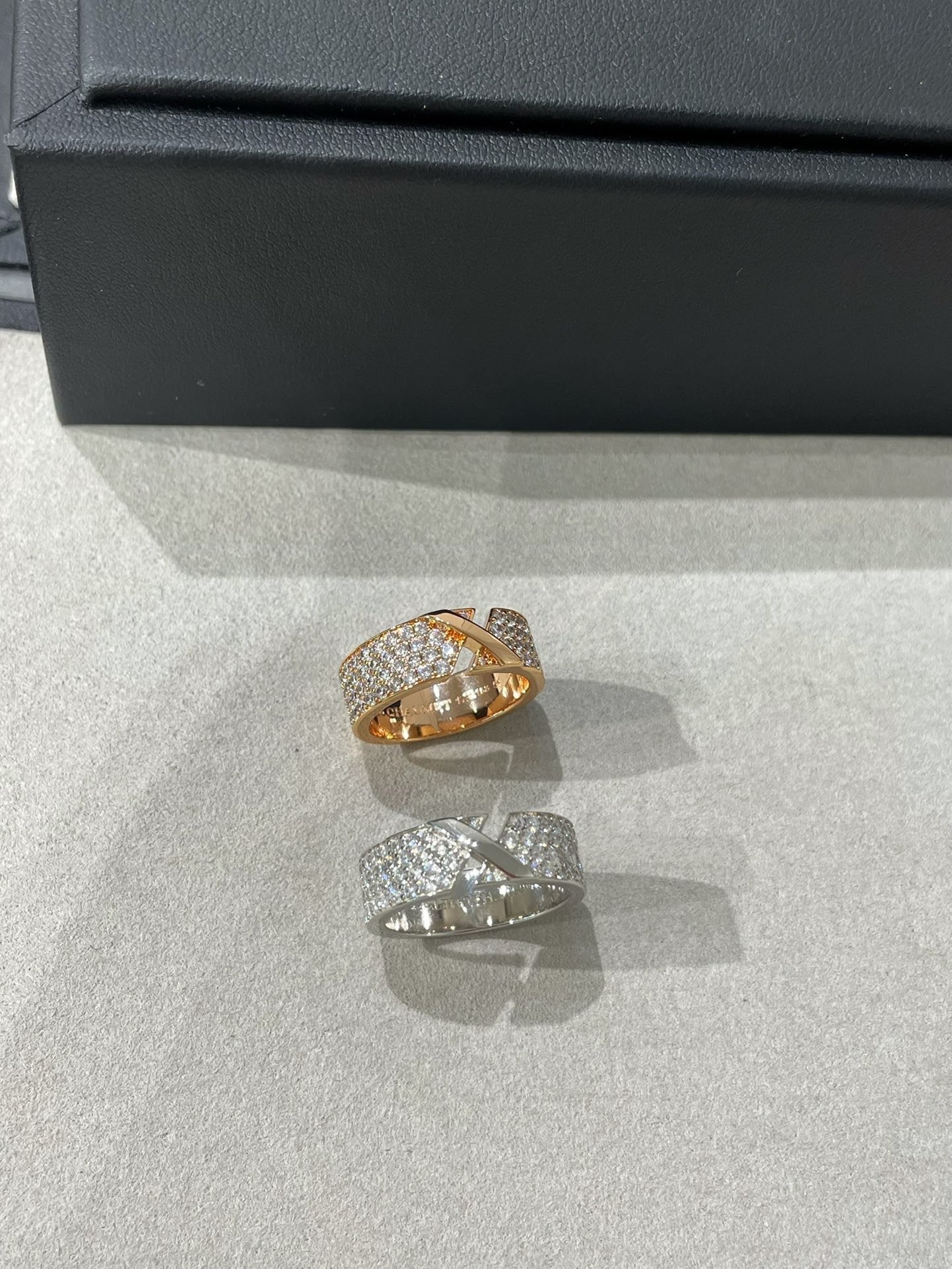 [Stars Jewelry]LIENS EVIDENCE  DIAMOND PAVED RING