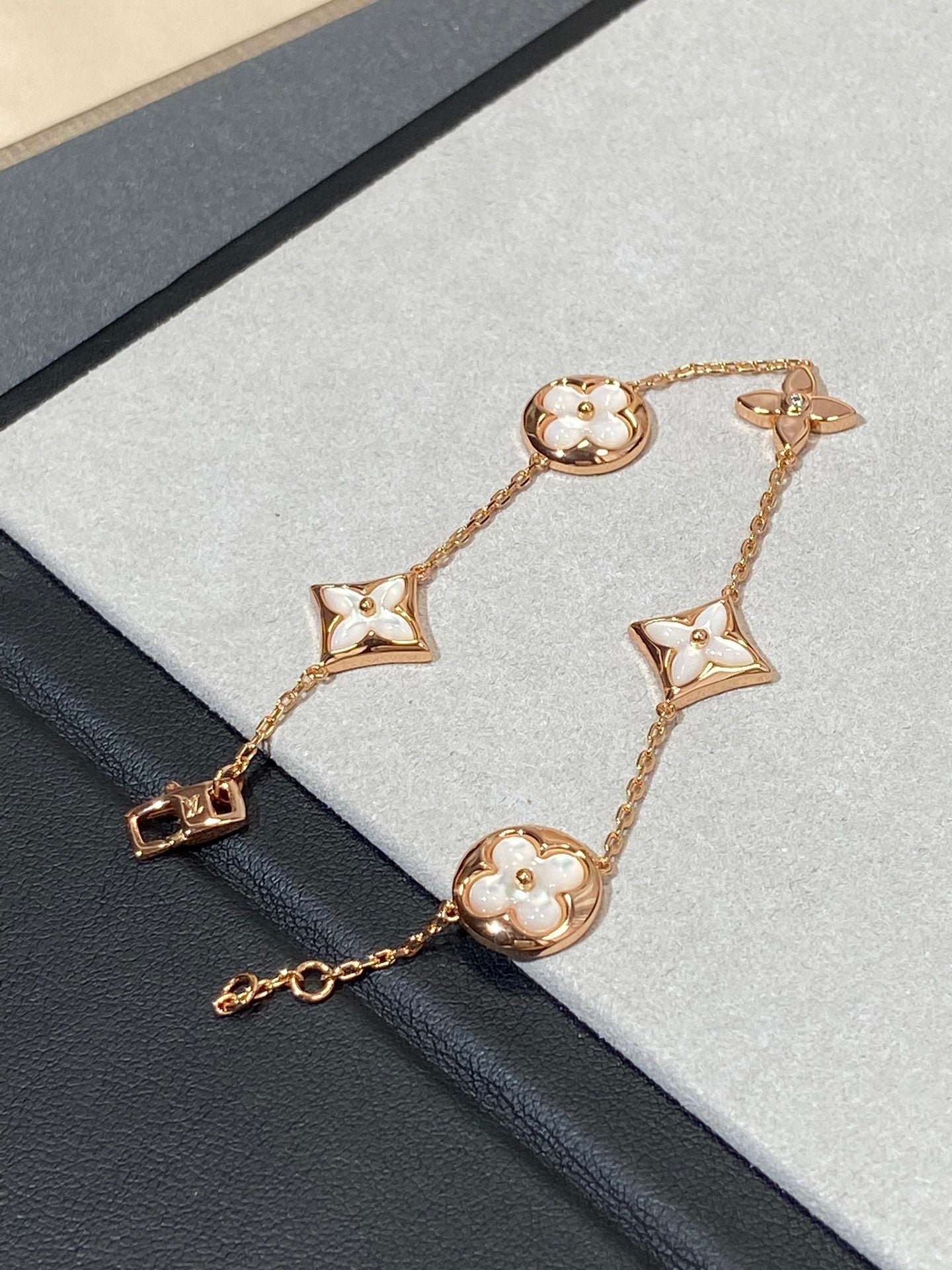 [Stars Jewelry]STAR AND SUN 5 MOTIF MOP PINK GOLD BRACELET