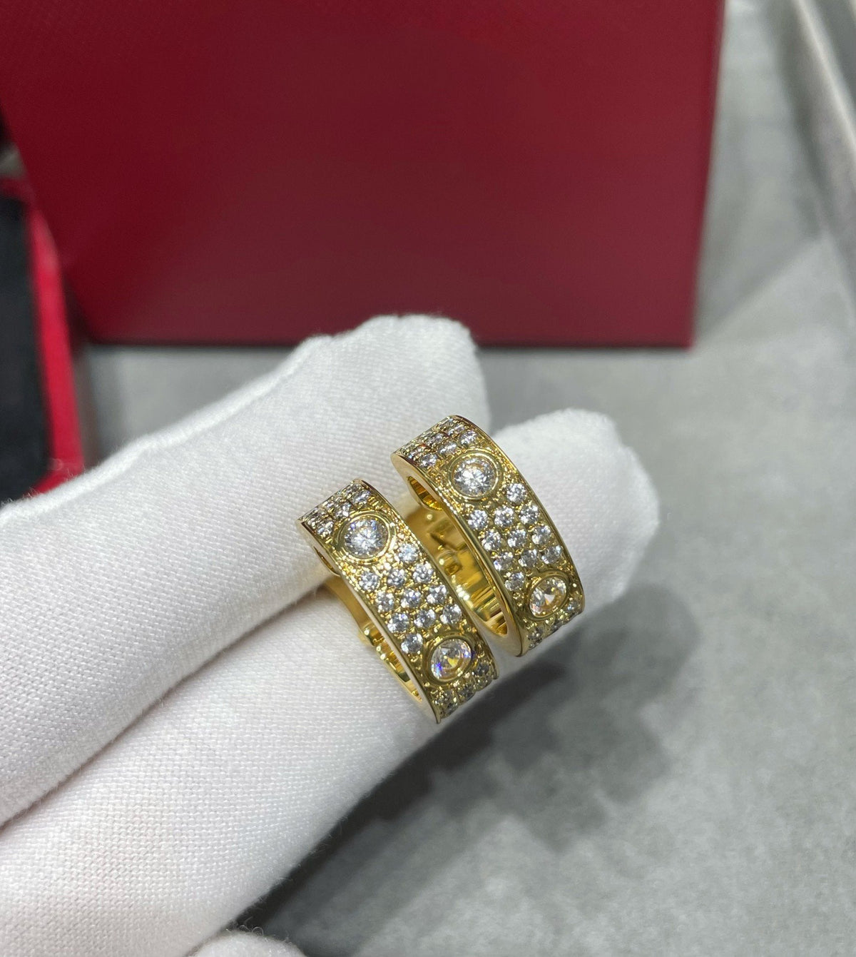 [Stars Jewelry]LOVE 5.5MM DIAMOND PAVED EARRINGS