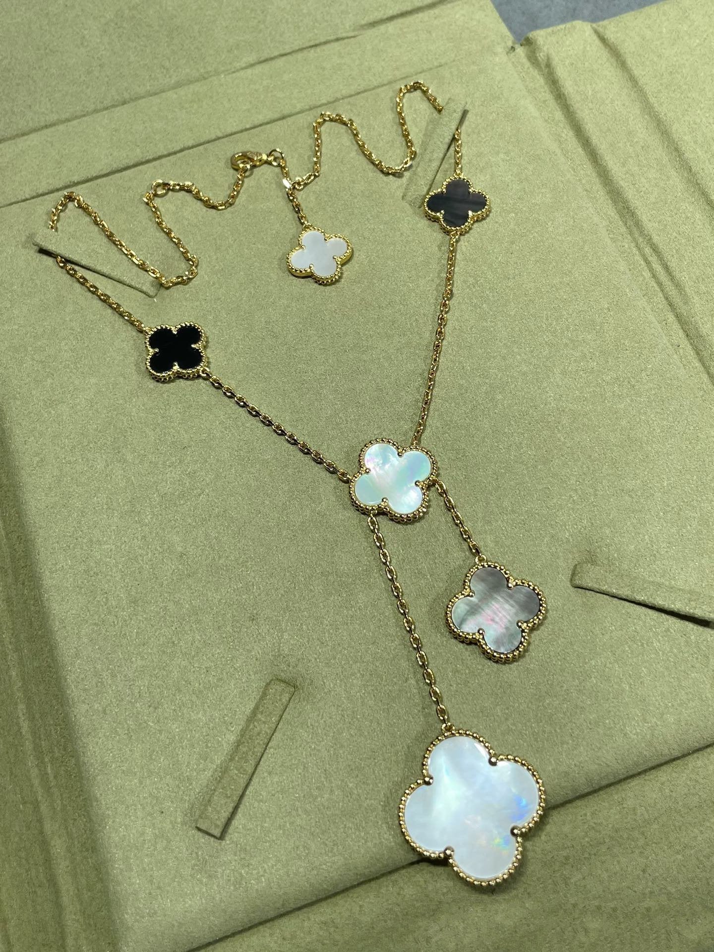 [Stars Jewelry]CLOVER 6 MOTIF MOP ONYX GOLD NECKLACE