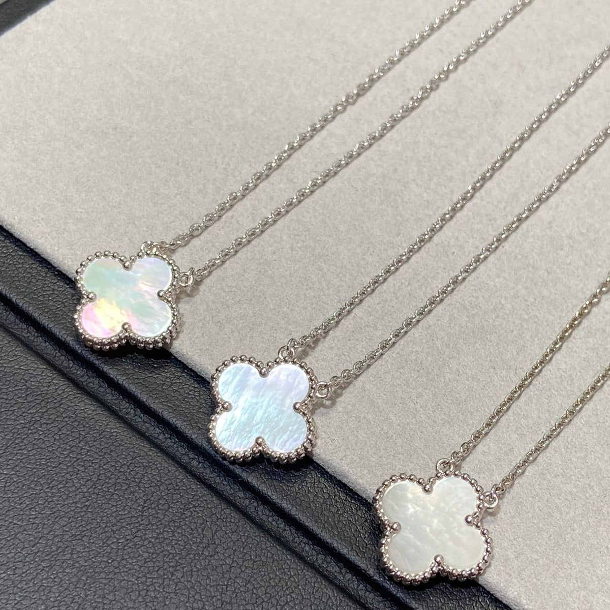 [Stars Jewelry]CLOVER MEDIUM SILVER WHITE MOP NECKLACE