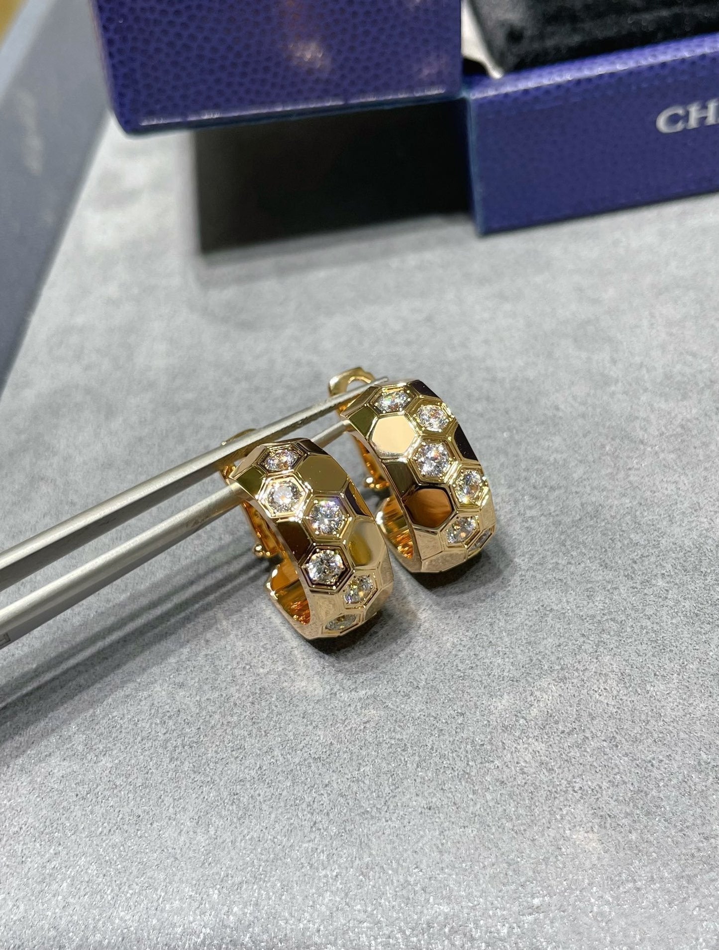 [Stars Jewelry]BEE LOVE DIAMOND HOOP EARRINGS