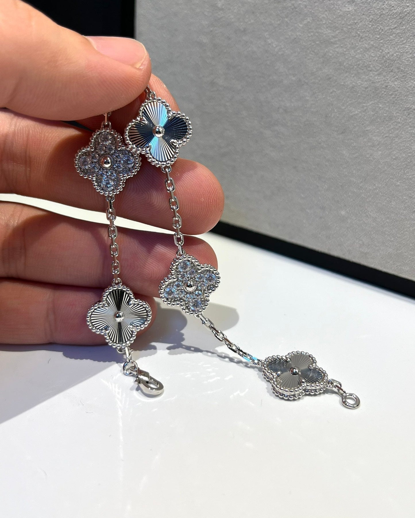 [Stars Jewelry] CLOVER 5 MOTIF LASER BRACELET COLLECTION