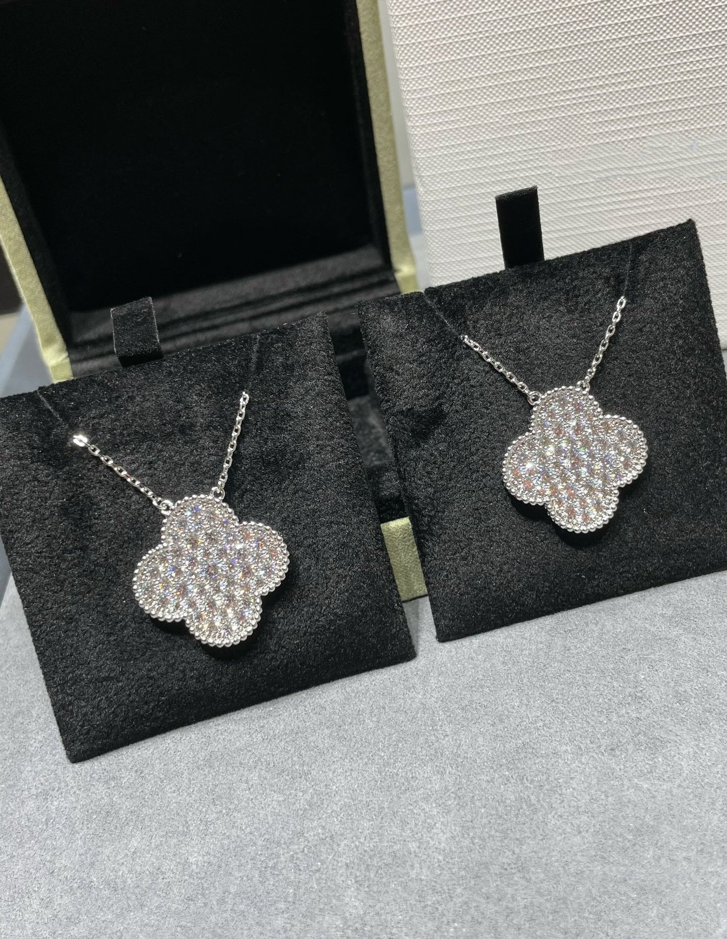 [Stars Jewelry]CLOVER 25MM LARGE PENDANT DIAMOND PAVED SILVER NECKLACE