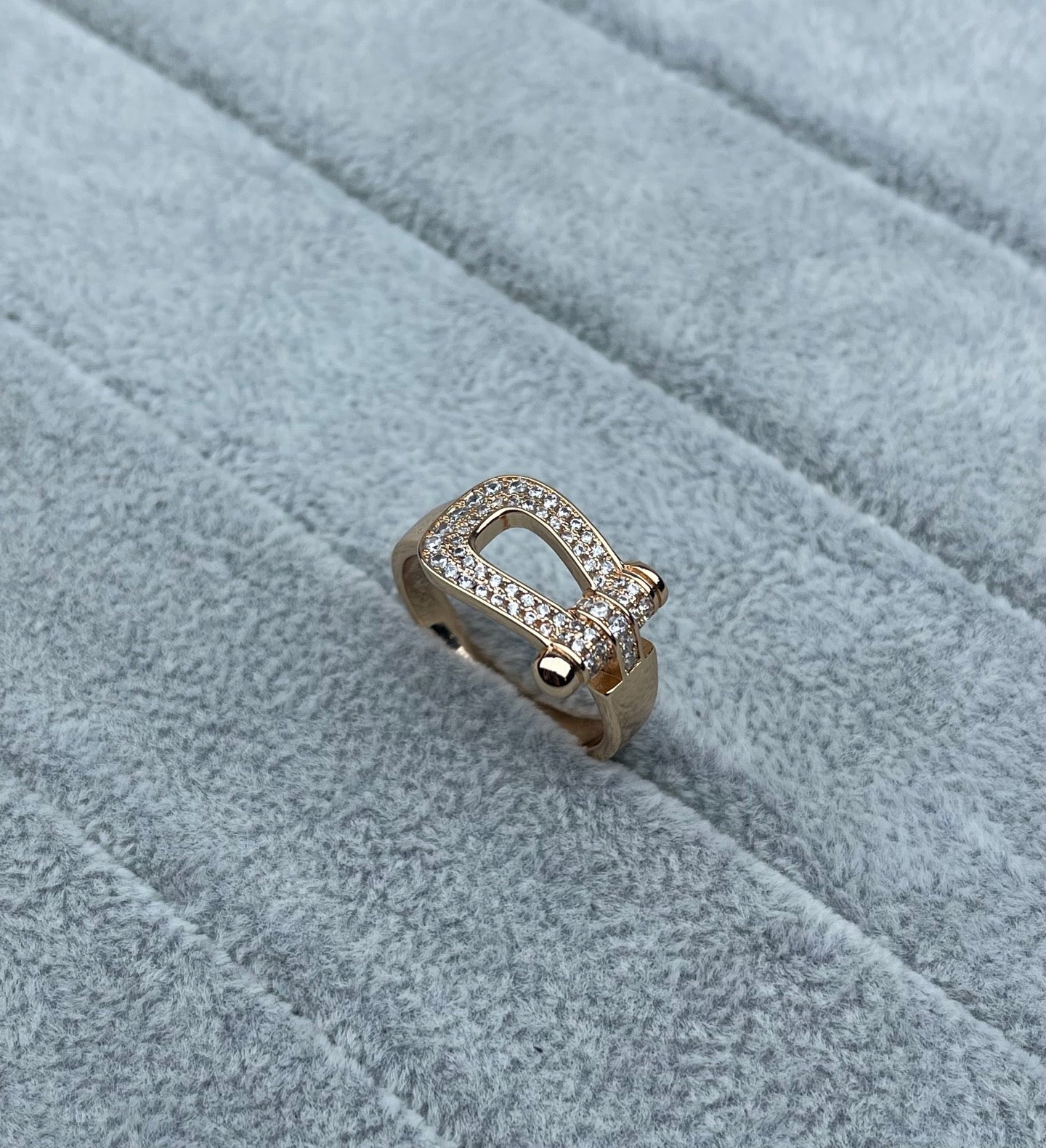 [Stars Jewelry]Wide Hoof-Shaped Diamond-Studded Ring
