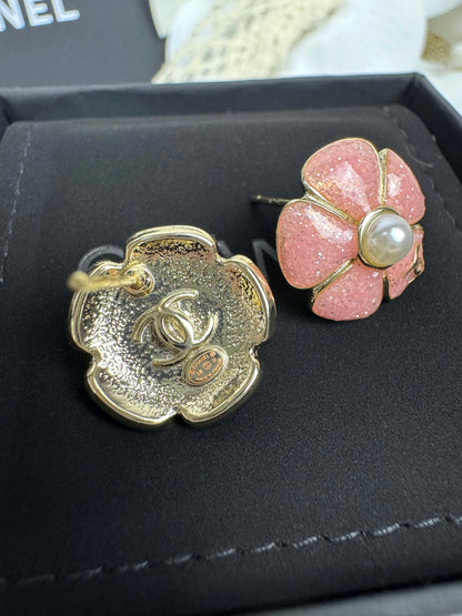 [Stars Jewelry]26C Pink Camellia Pearl Enamel Stud Earrings