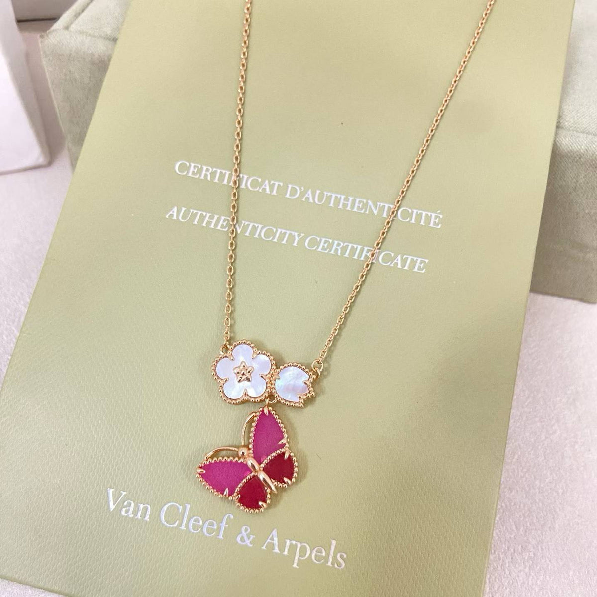 [Stars Jewelry]ROSE QUARTZ THREE‑IN‑ONE BUTTERFLY NECKLACE