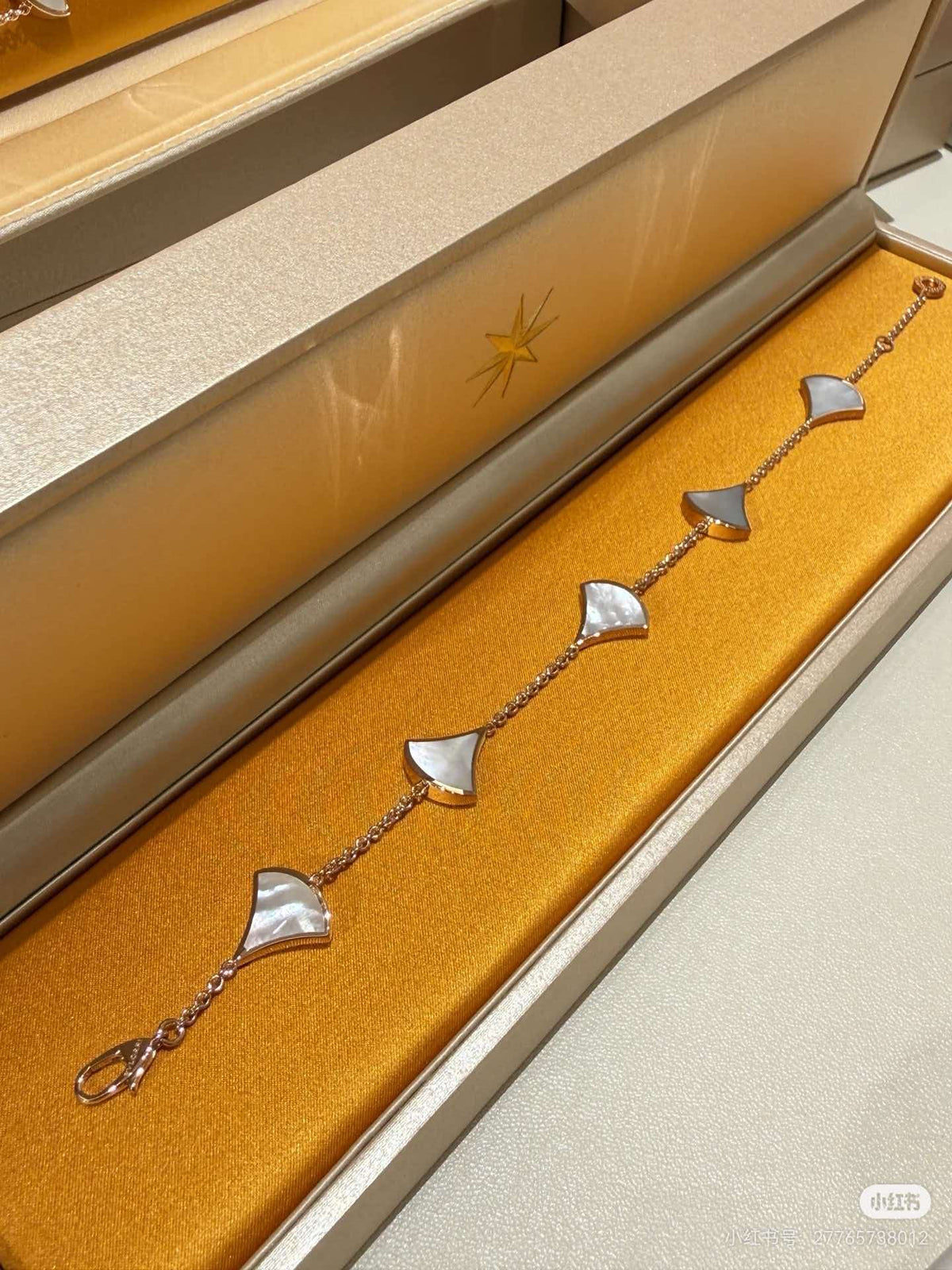 [Stars Jewelry]5-Motif White Mother-of-Pearl Bracelet