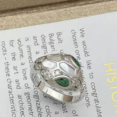 [Stars Jewelry]BRAND NEW ASSORTED SNAKE HEAD MOTHER OF PEARL RINGS