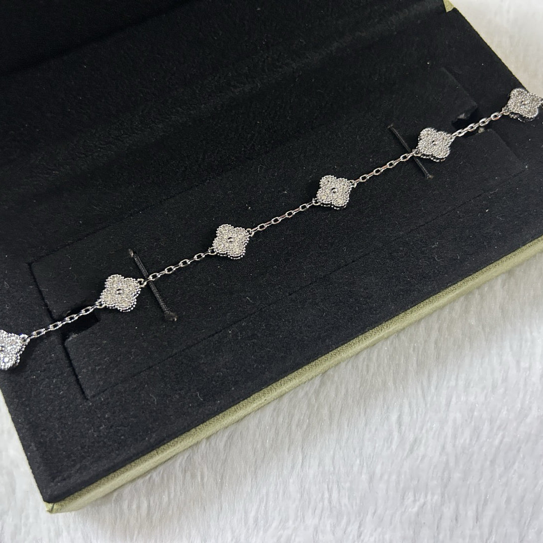 [Stars Jewelry]CLOVER 6 MOTIF DIAMOND BRACELET