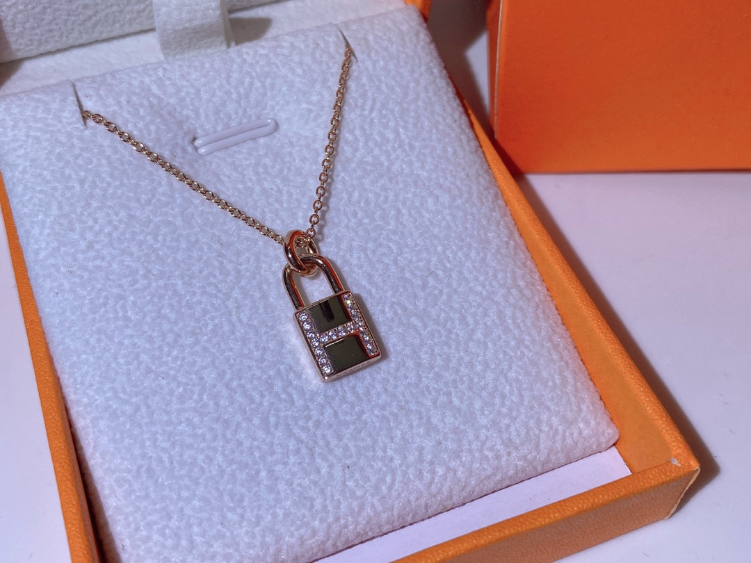 [Stars Jewelry]HM ADVANCED NICHE LOCK HEAD NECKLACE DIAMONDS