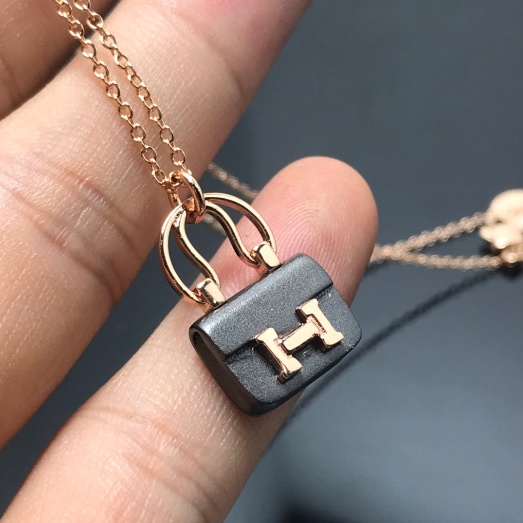 [Stars Jewelry]WOMEN'S HM AMULETTES CONSTANCE PENDANT NECKLACE