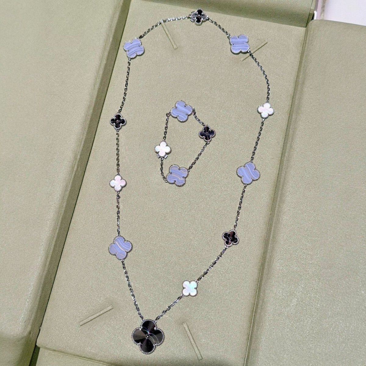 [Stars Jewelry]DETACHABLE CLOVER 15(11+4) FLOWER SILVER NECKLACE SET